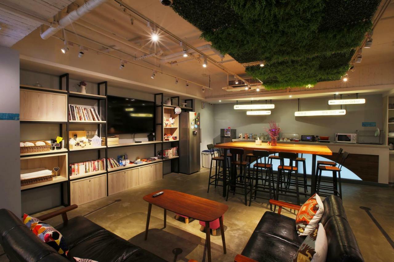 Loosha Hostel Taichung Exterior photo