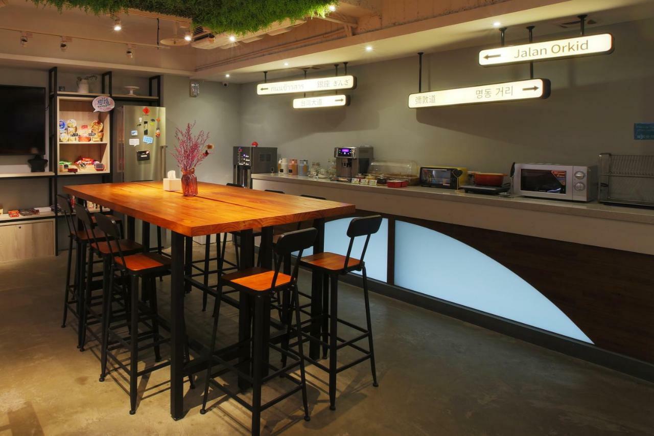 Loosha Hostel Taichung Exterior photo